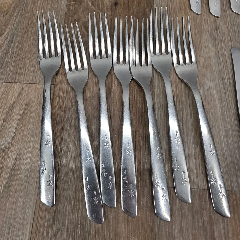 Vintage International Stainless Polaris 33 pc Flatware Set Starburst MCM Floral